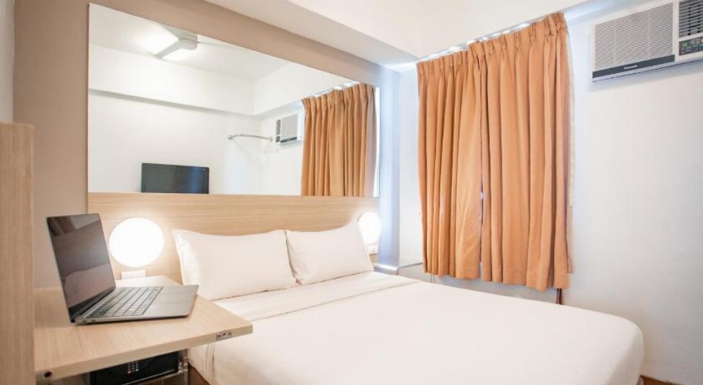 Red Planet Manila Makati Main image