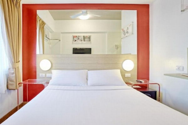 Red Planet Manila Makati image 29