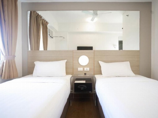 Red Planet Manila Makati image 35