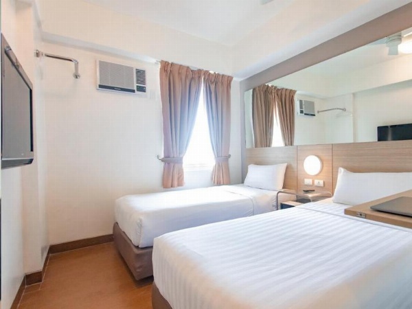 Red Planet Manila Makati image 36