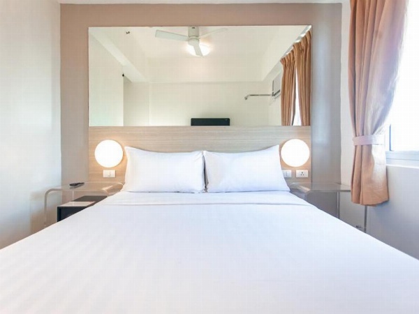 Red Planet Manila Makati image 39